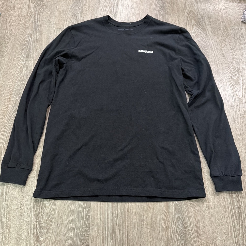 Patagonia Shirt Mens Medium Black Responsibili-Tee Long Sleeve‎ P-6 Logo Graphic